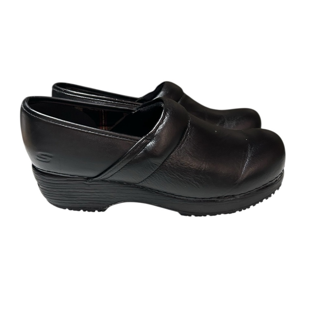 Skechers Women's Black Slip-On Shoes size 10